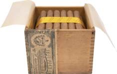 J. J. Fox Exclusives Hoyo de Monterrey Royal Hunt No.3 packaging